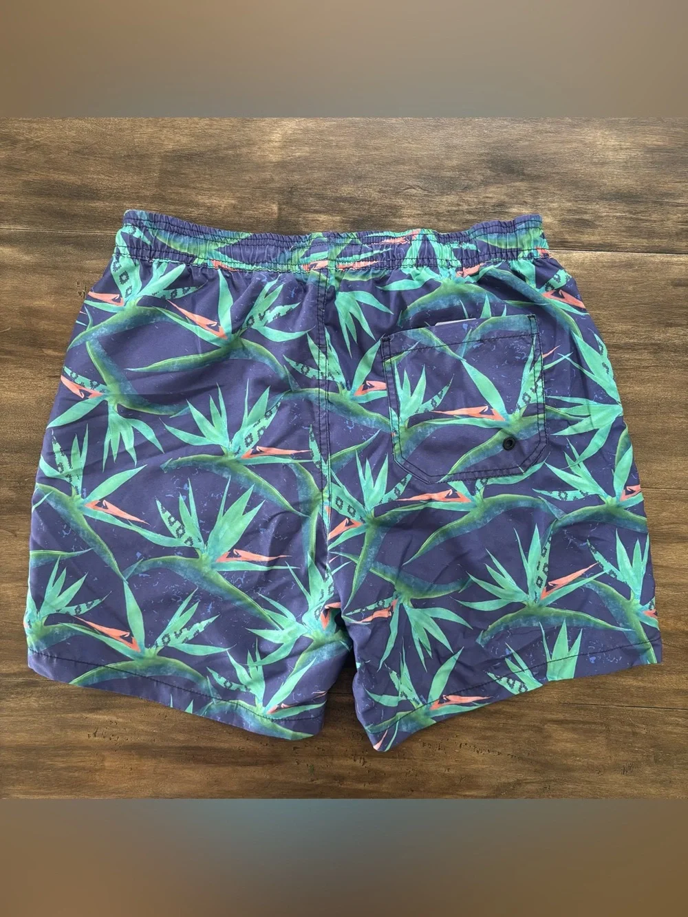 Men's Maamgic Navy Tropical Print Swim Trunks. Size M